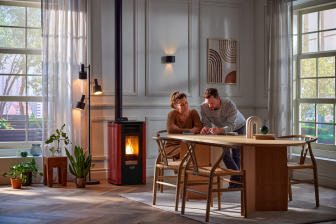 Stufa a pellet Fiorina 74-2 S-Line rosso/nero